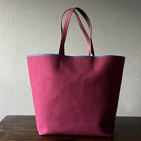 NWT Kate Spade Tote. $228 Retail - Picture 5 of 15